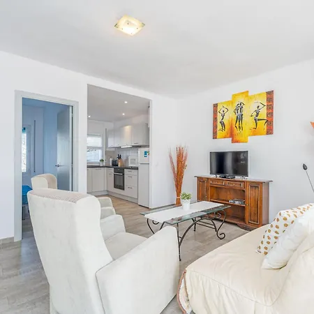 Casa Luminosa Con Amplia Terraza En Roses, Cerca De La Playa Y Bien Equipada - Hisp-288-42