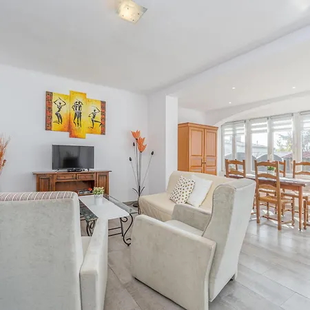 펜션 Casa Luminosa Con Amplia Terraza En Roses, Cerca De La Playa Y Bien Equipada - Hisp-288-42 *