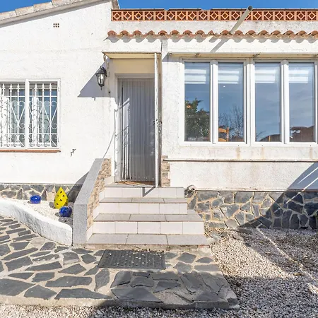 Casa Luminosa Con Amplia Terraza En Roses, Cerca De La Playa Y Bien Equipada - Hisp-288-42 * Roses